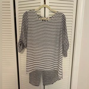 Chico’s black and white top